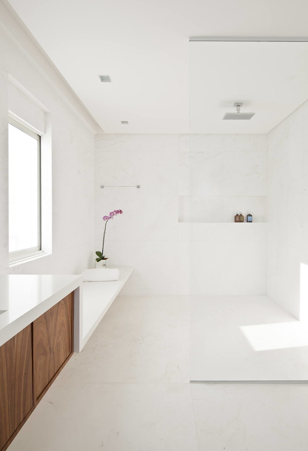 Ibirapuera Apartment by Casa14 Arquitetura - 13