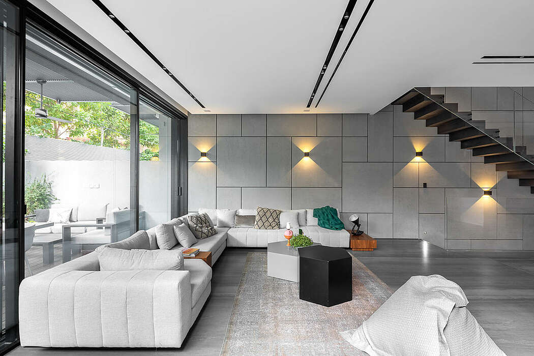 Urban House by Studio Makom - 2