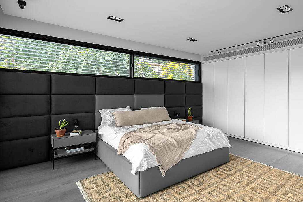 Urban House by Studio Makom - 11