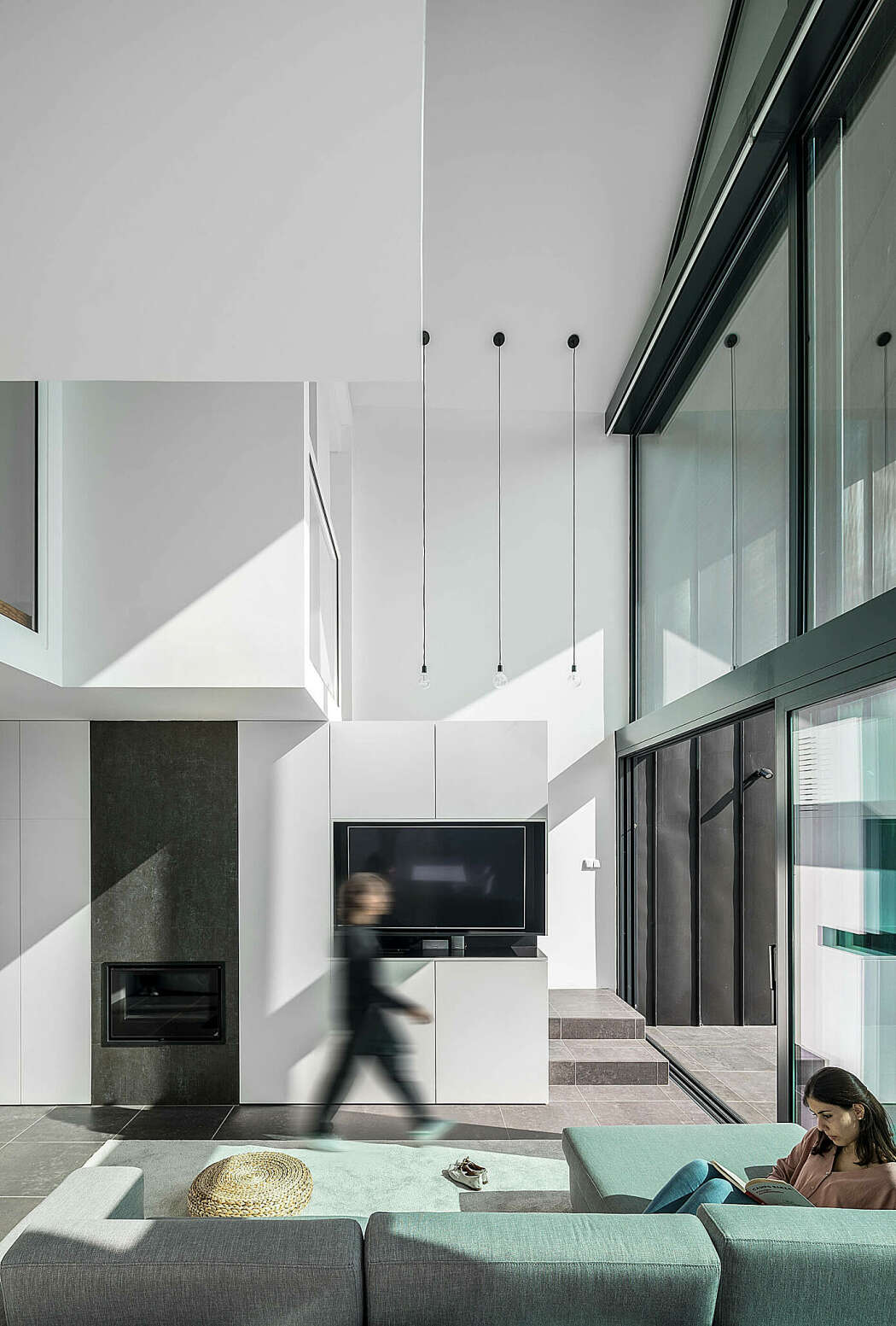 Arch House by FRARI - 2