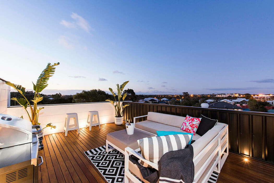 North Beach House by Darklight Design - 11