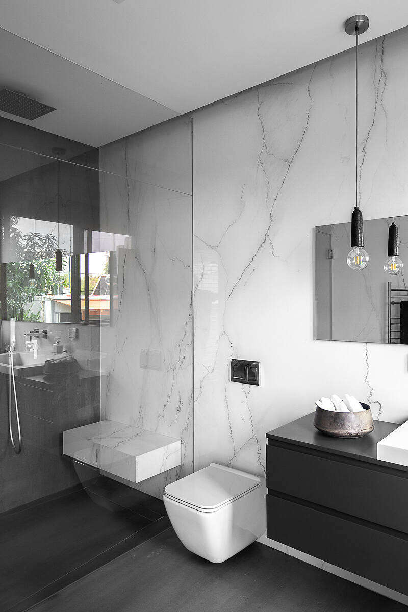 Urban House by Studio Makom - 13