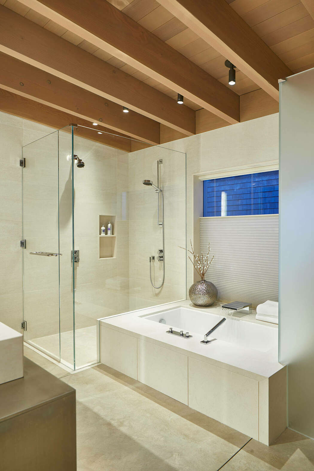 Mercer Island Home by Garret Cord Werner - 9