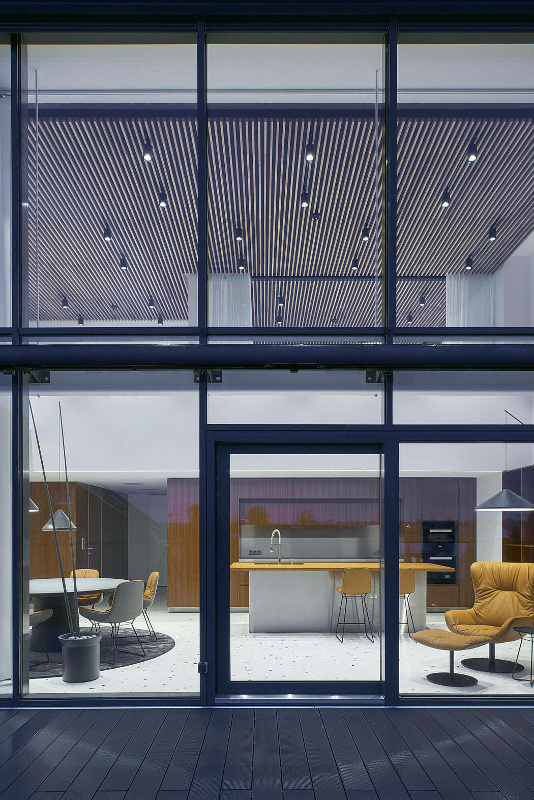 Attic Apartment by INBLUM - 11