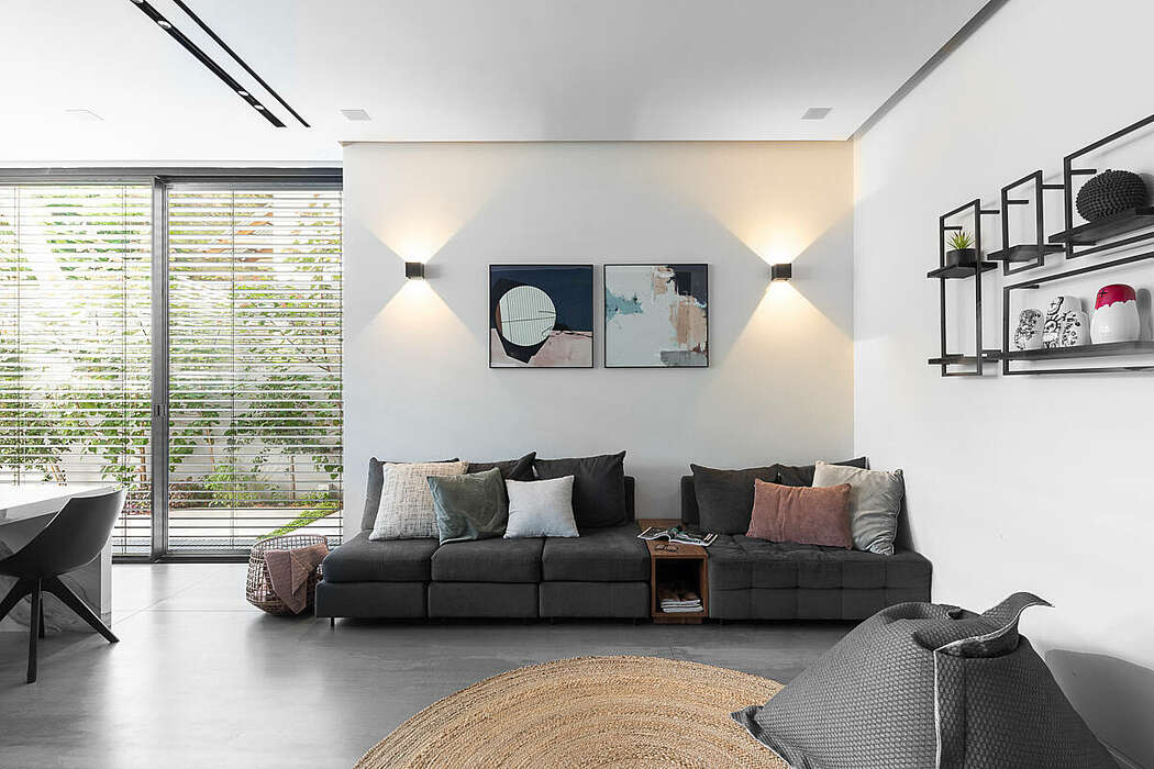 Urban House by Studio Makom - 5