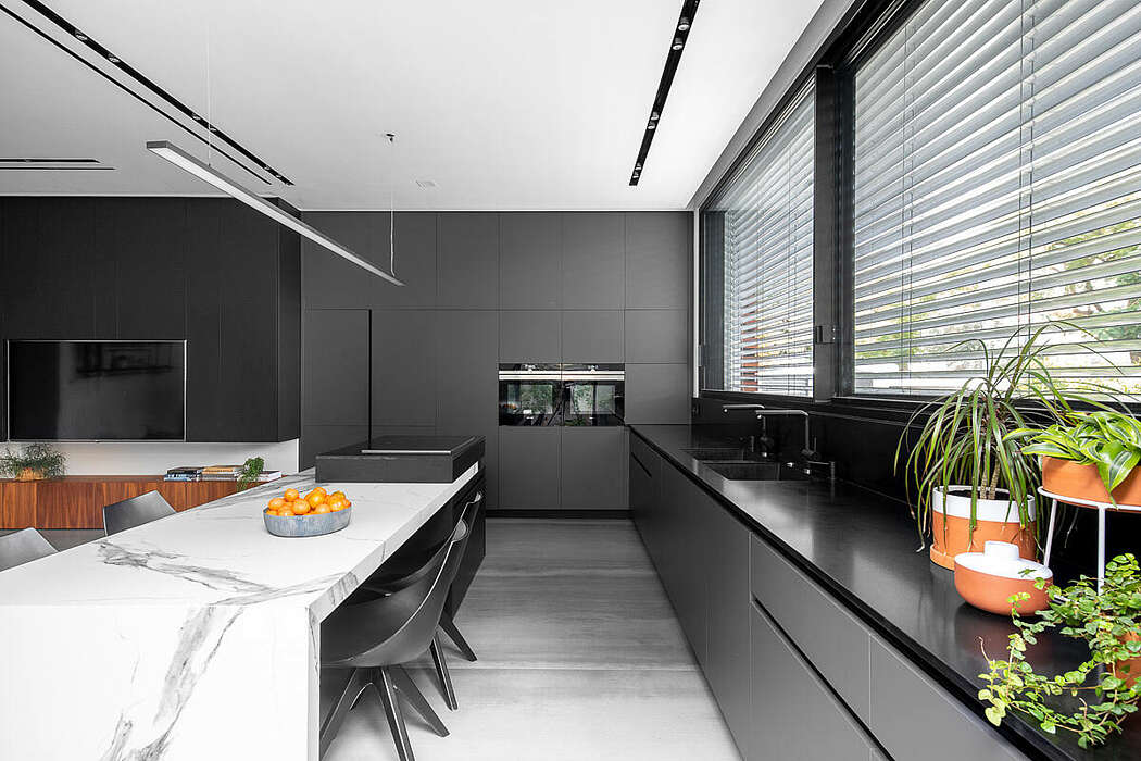 Urban House by Studio Makom - 7