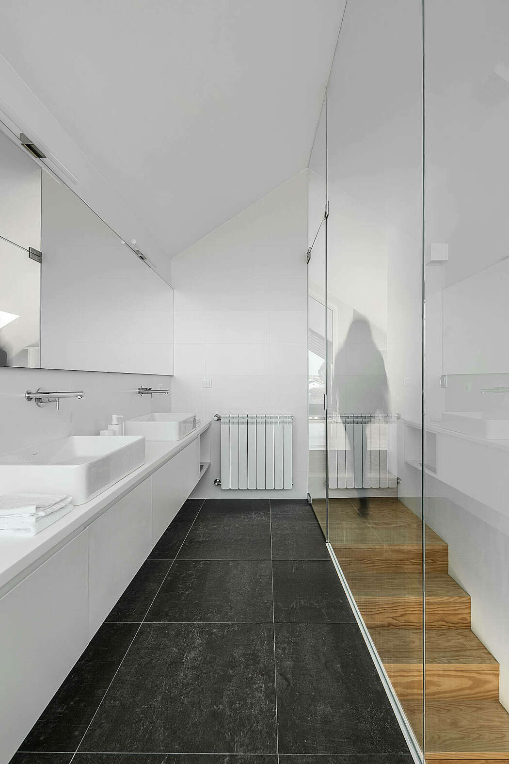 Arch House by FRARI - 10