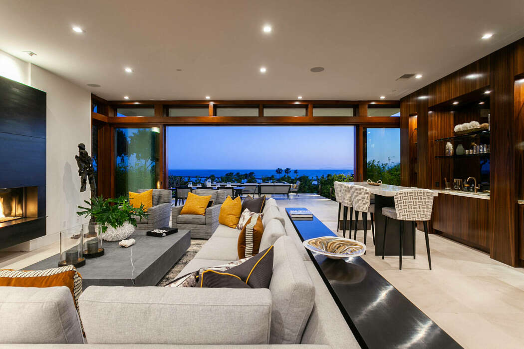 Contemporary Oceanscape by Nicholson Companies - 2