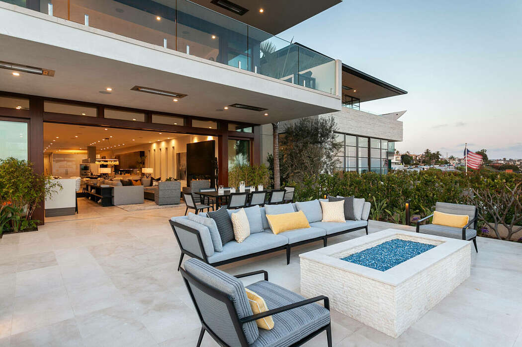 Contemporary Oceanscape by Nicholson Companies - 8