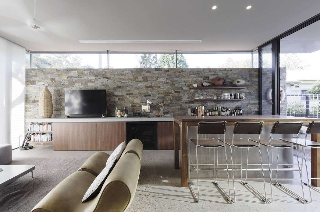 Beach House by Architecture Saville Isaacs - 3