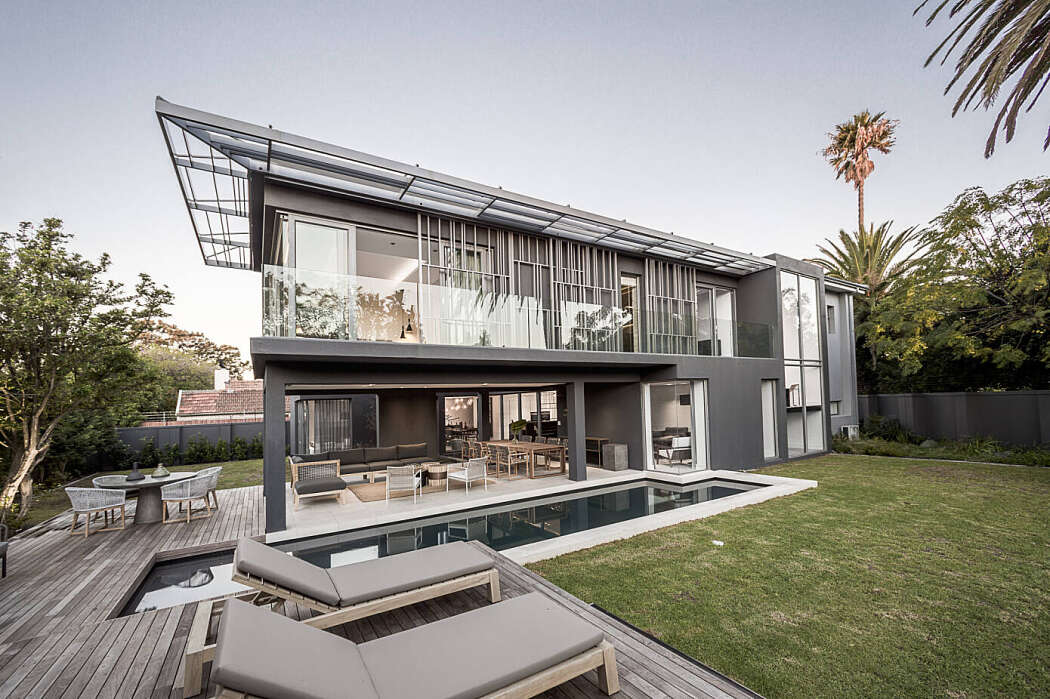House NW 152 by EHH Architects - 2