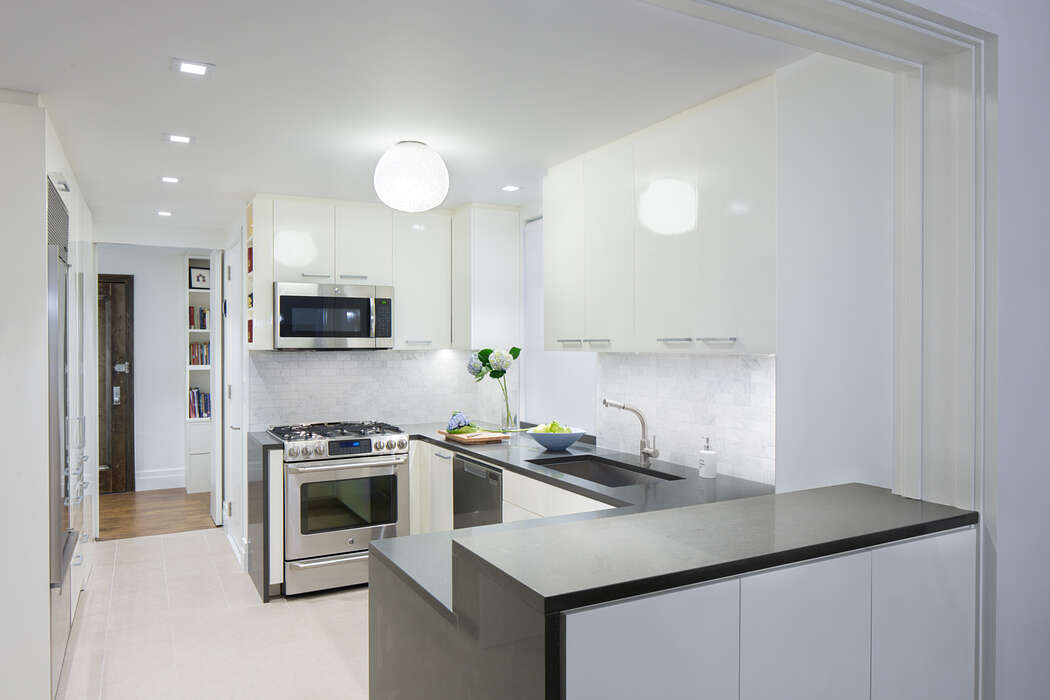 Pre-war Upper West Side Apartment by Studio ST Architects - 5