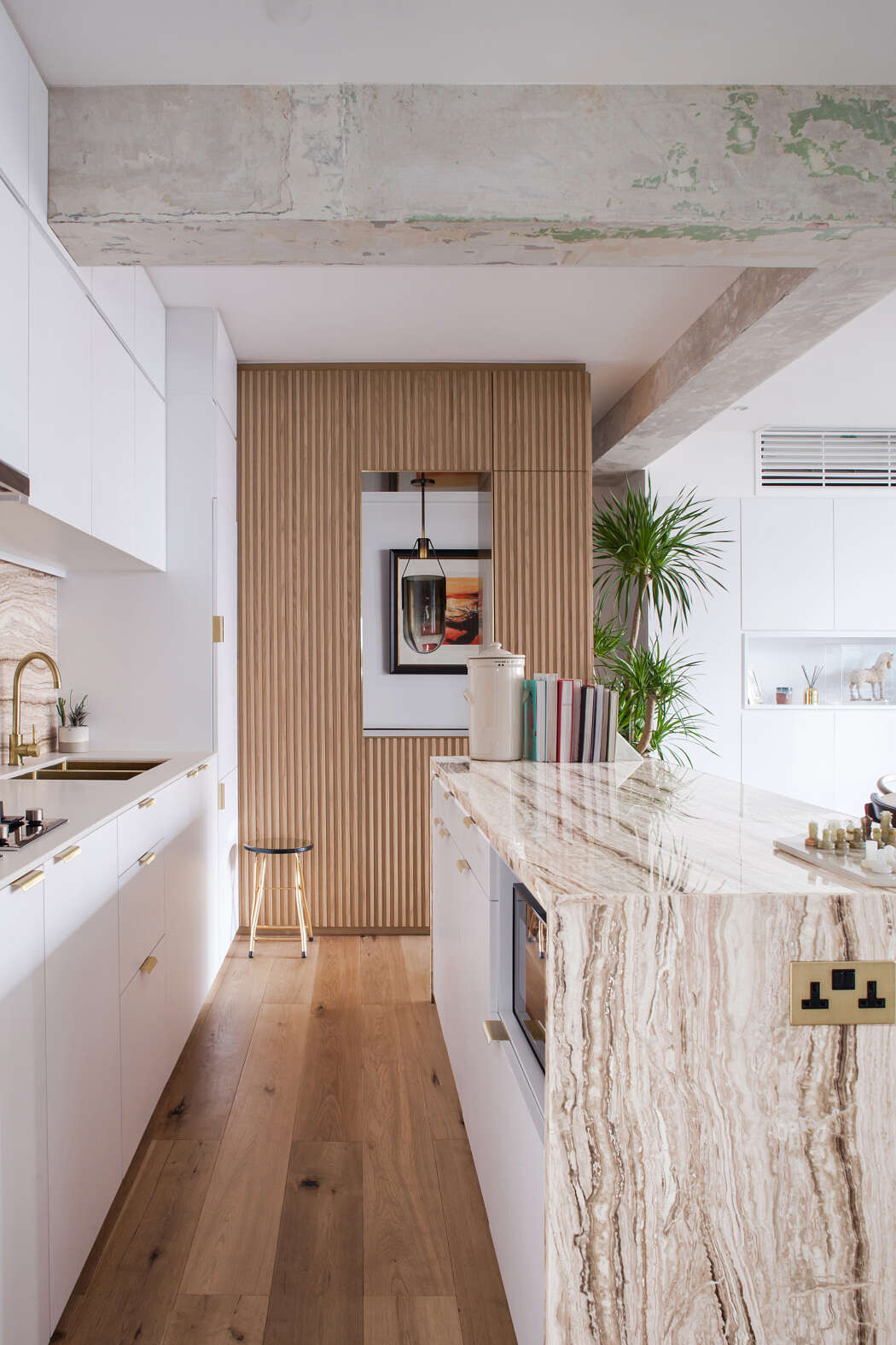 Quarry Bay Residence by Lim + Lu - 4
