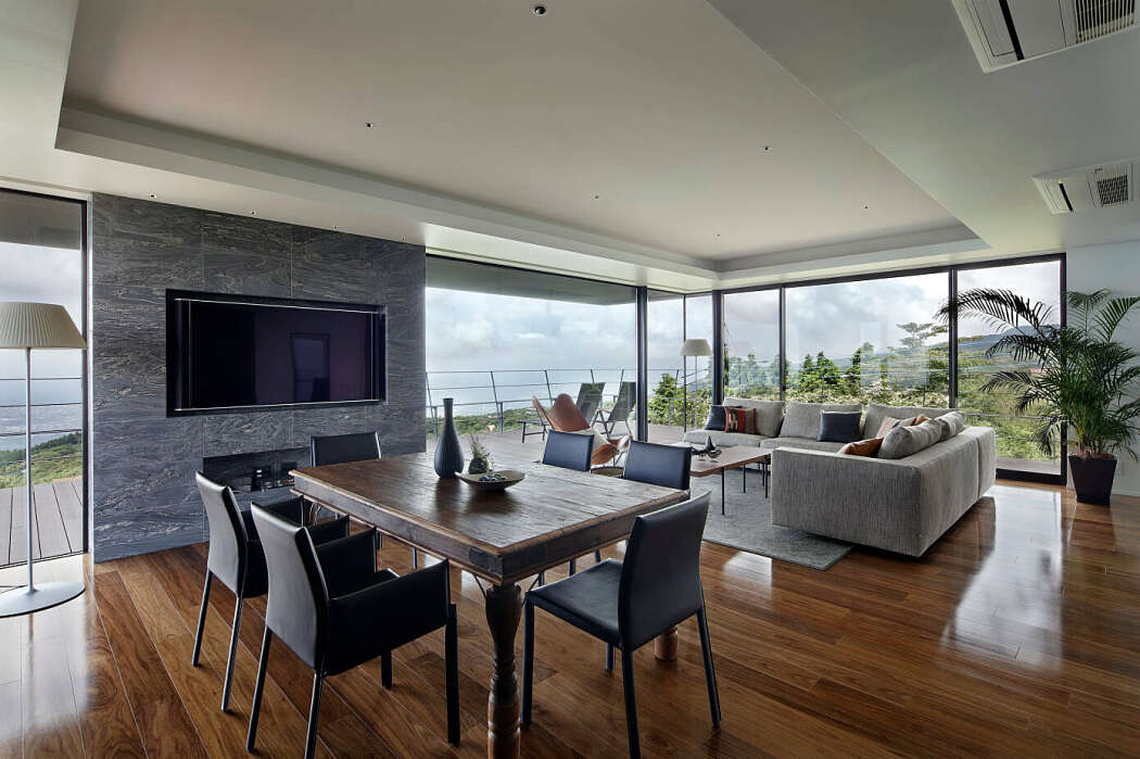 Lake Ashi Home by Starchitects - 4