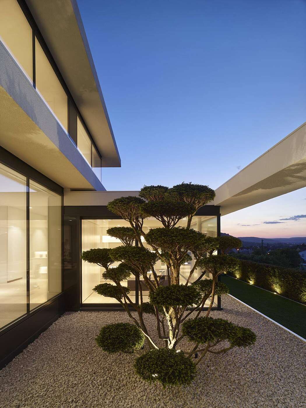 Villa in Franken by Weber + Hummel Architekten - 7