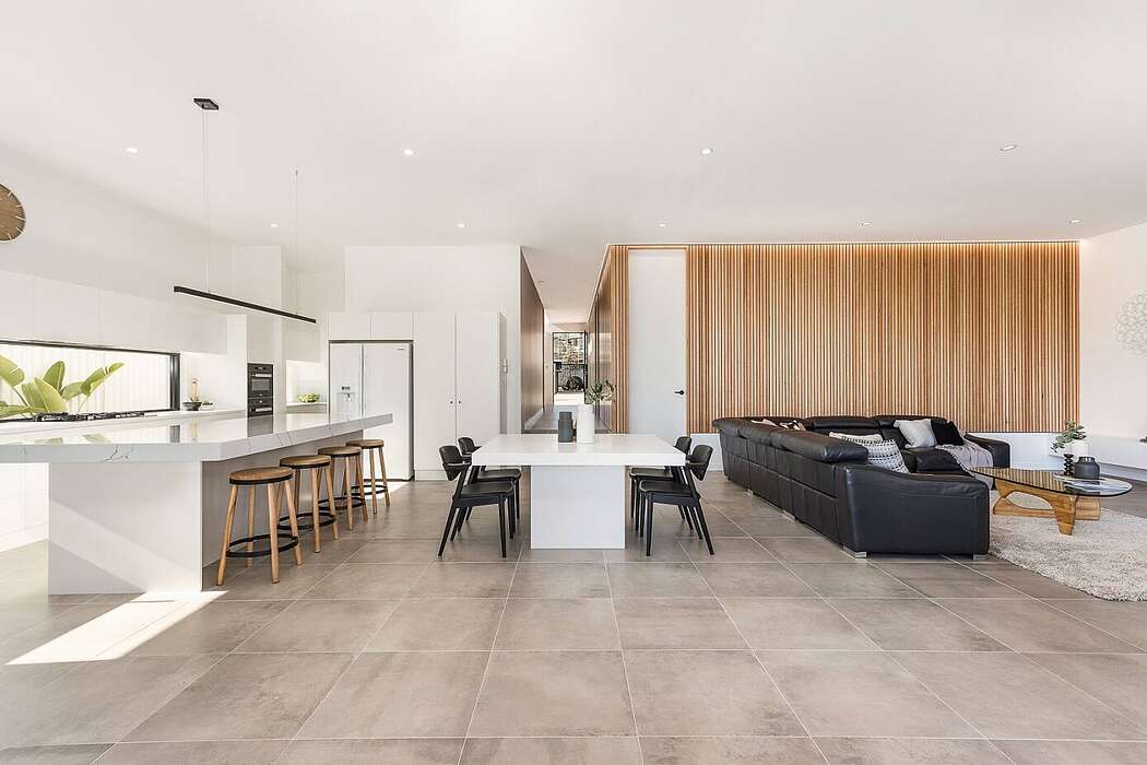 Greenhills Beach by Clinton Built - 2