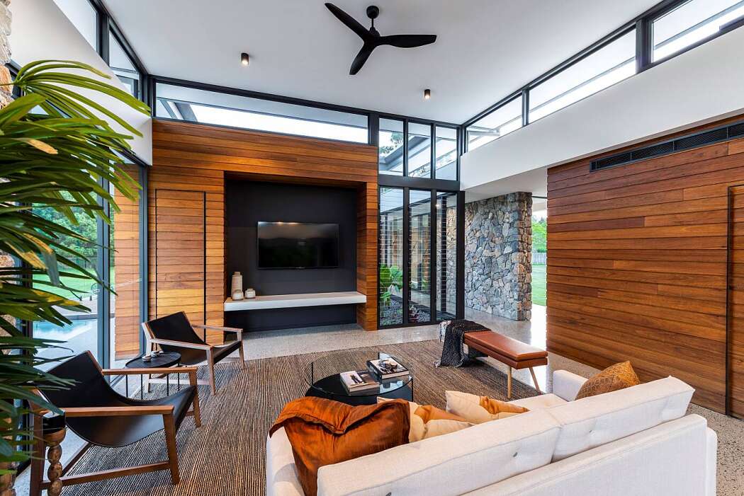 Gold Coast House by MRA Design - 3