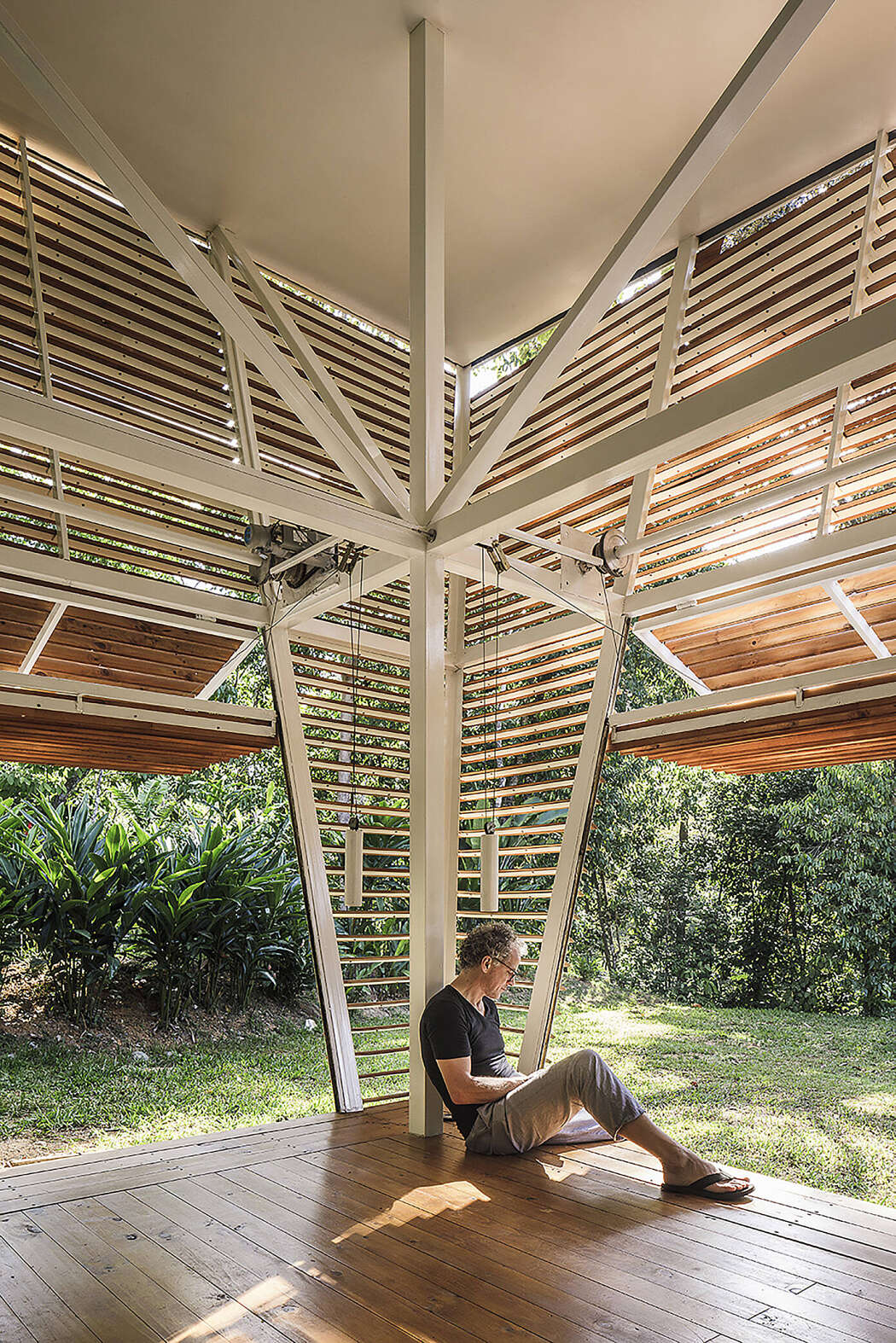 No Footprint House by A-01 - 3