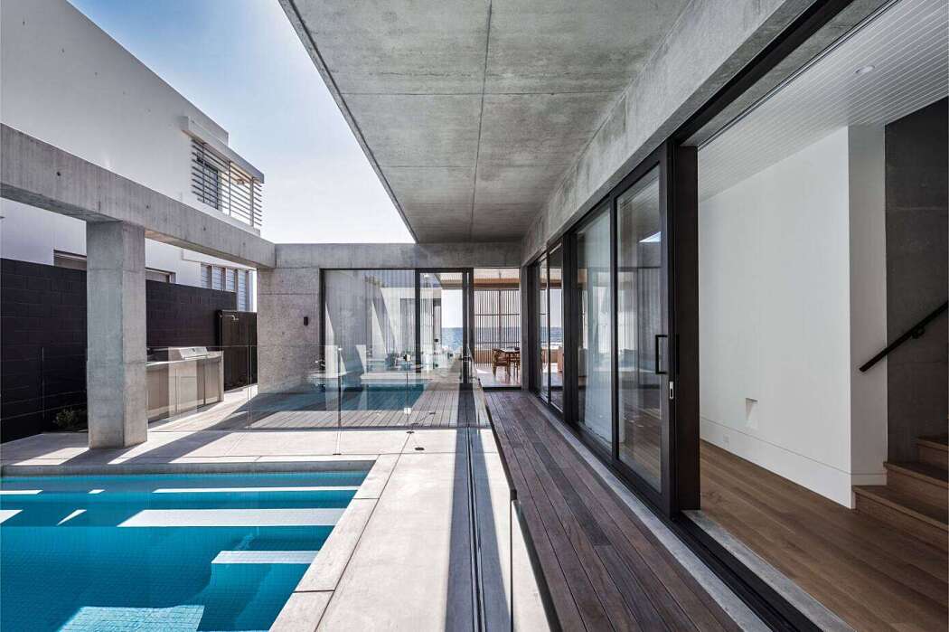 Mermaid Beach Residence by B.E Architecture - 8