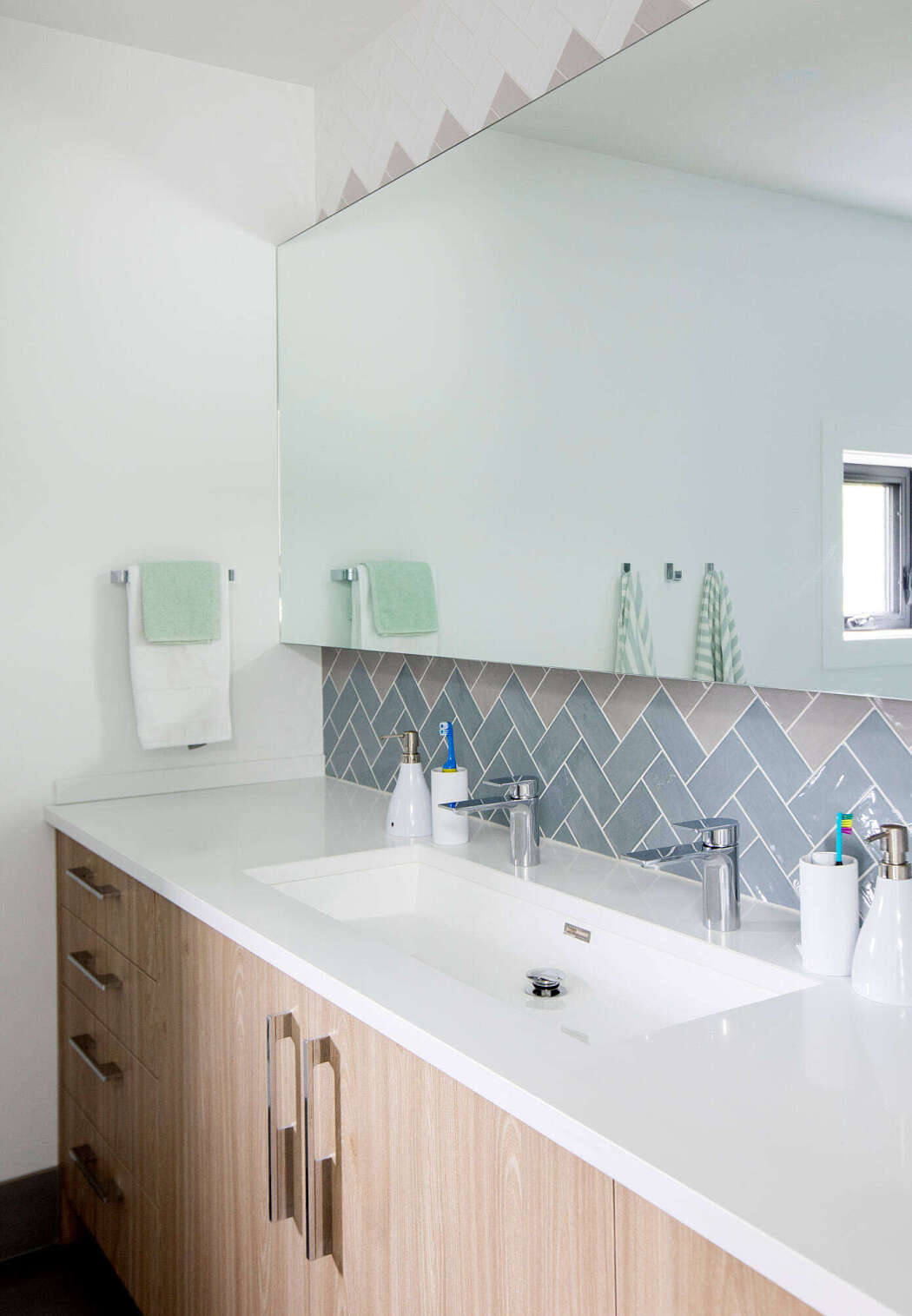 Mid Century Modern Home by Devise Design - 11
