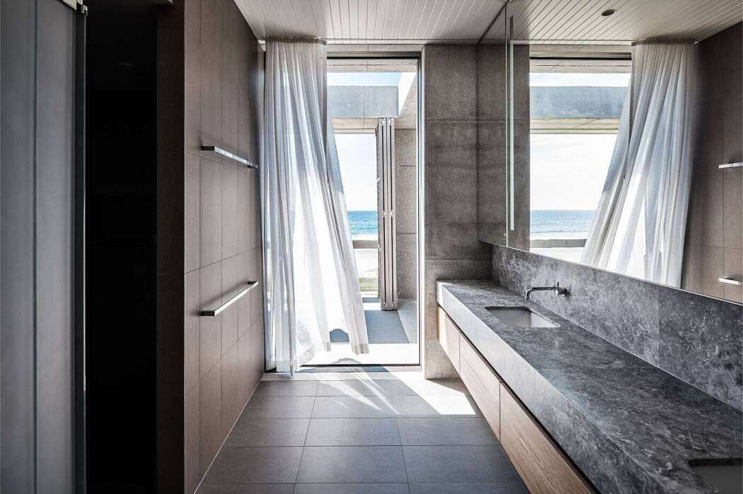Mermaid Beach Residence by B.E Architecture - 7