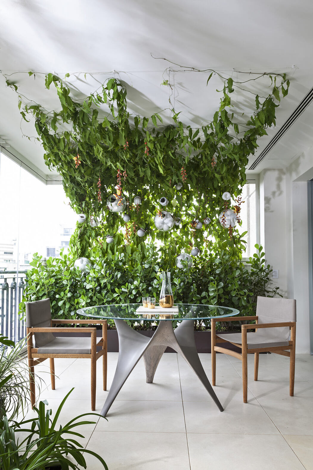 AQH Apartment by Coletivo Arquitetos - 12