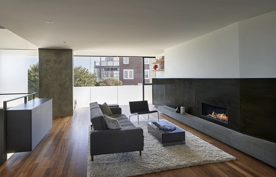 House on Hillside by Terry & Terry Architecture - 4