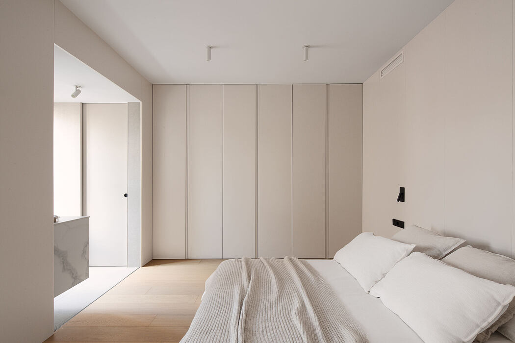 House in the Heart of Valencia by La Finca Roja Studio - 8