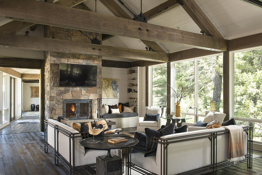 Outside/Inside House by Cushing Terrell - 2
