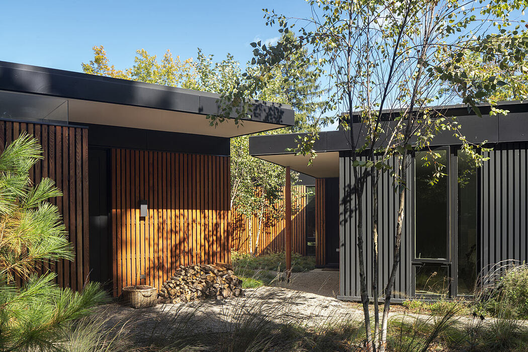 Ravine House by Wheeler Kearns Architects - 7