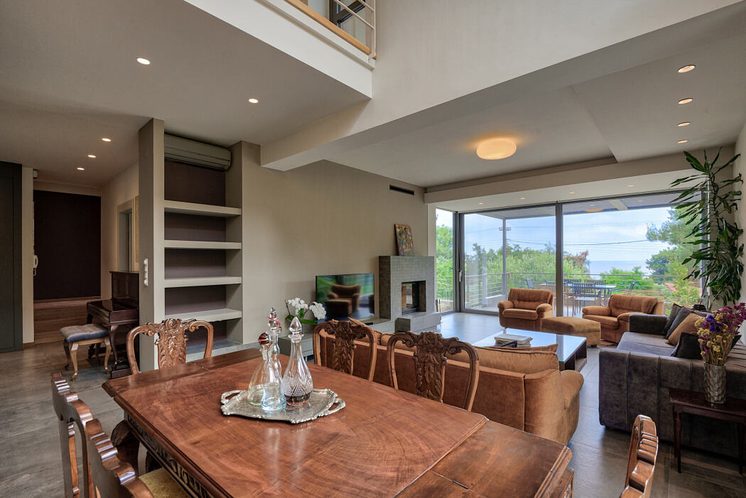 Family Residence by Liza Tiktapanidou - 4