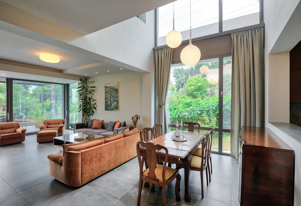 Family Residence by Liza Tiktapanidou - 3