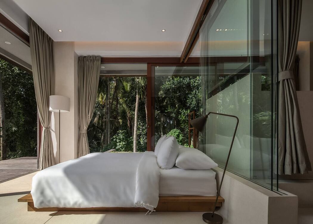 Bond House by Alexis Dornier - 11