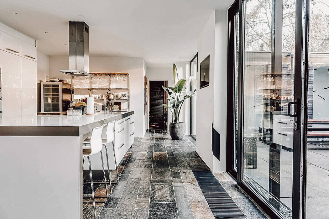 Bungalow with Patio by Jeroen de Nijs - 4