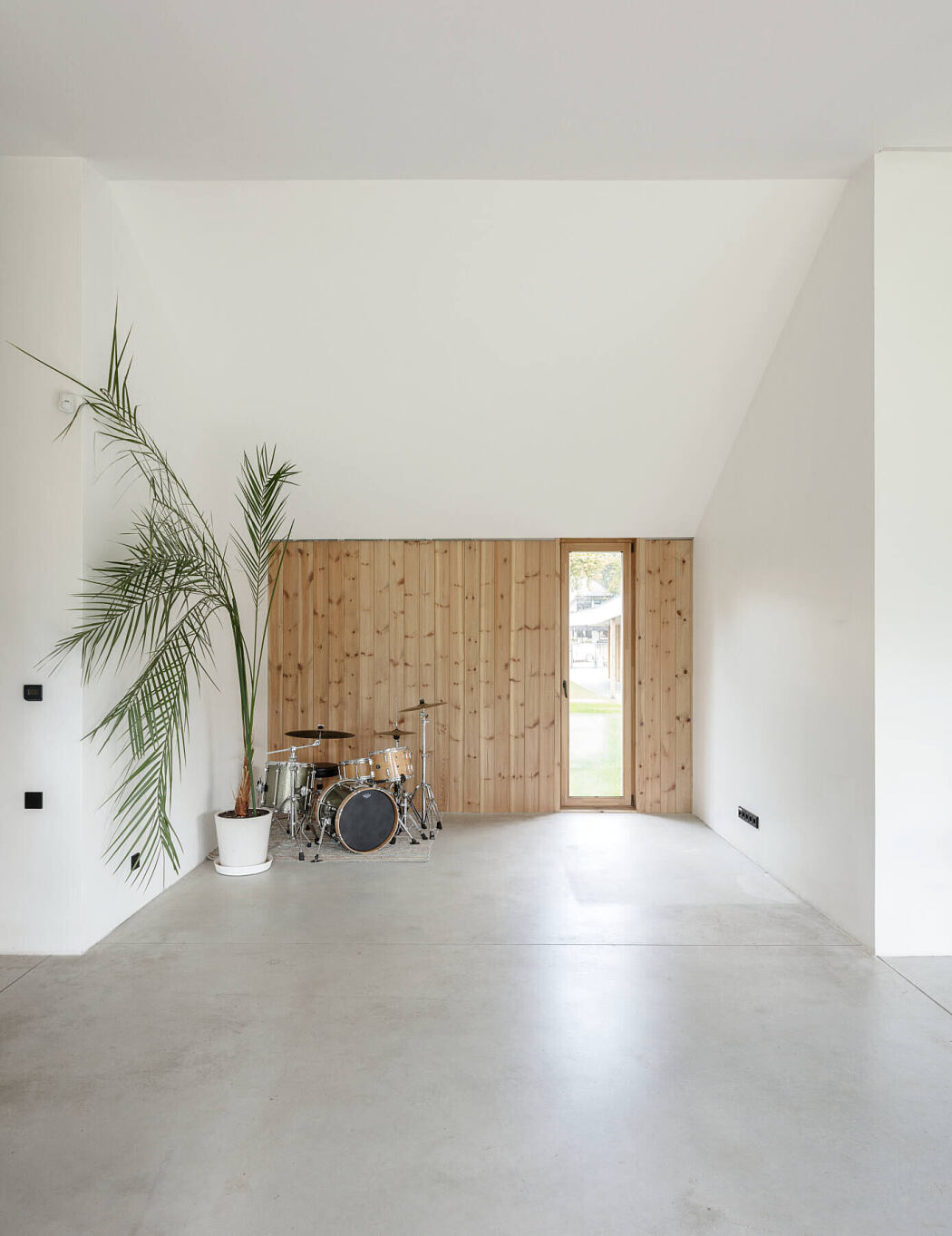 House with Four Roofs by Gaiss - 4