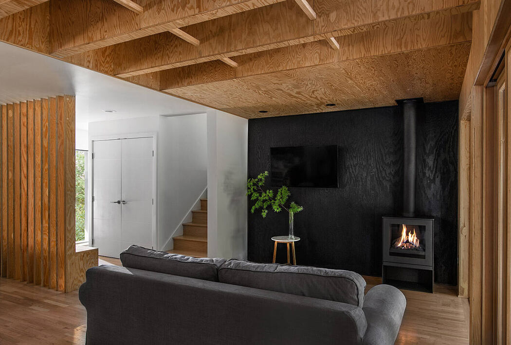House with a Yoga Studio by Robert Hutchison Architecture - 3