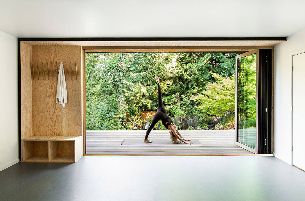 House with a Yoga Studio by Robert Hutchison Architecture - 5