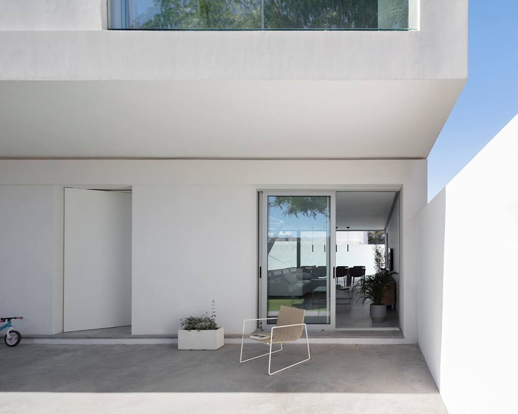 Hen House by Valero y Ochando - 11
