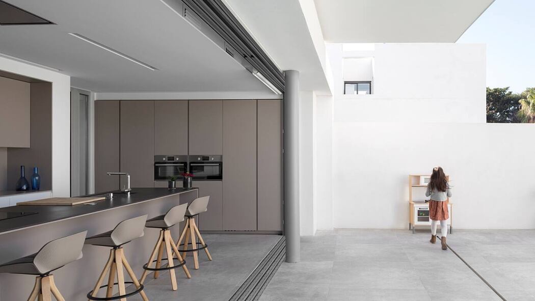 Hen House by Valero y Ochando - 7