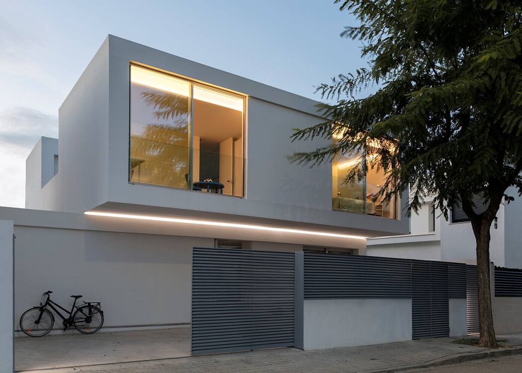 Hen House by Valero y Ochando - 13