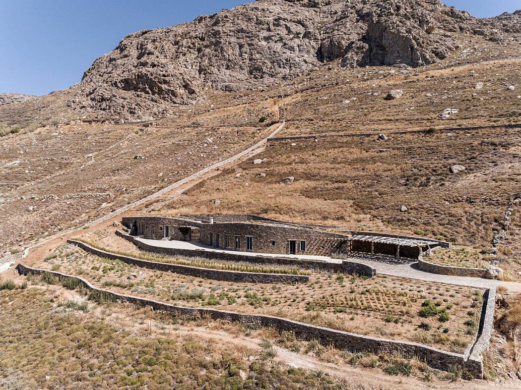 Xerolithi by Sinas Architects - 13