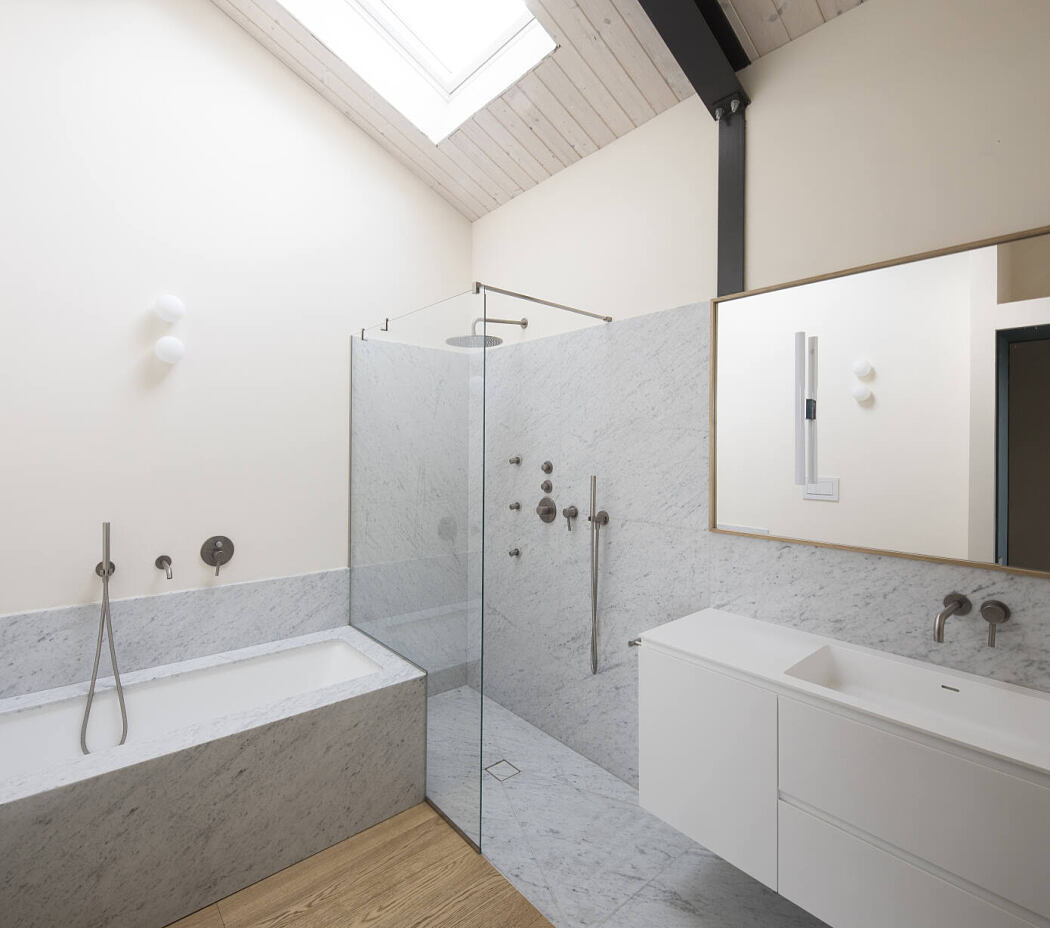 The Hidden-in-plain-sight House by Daniele Baiotto - 10