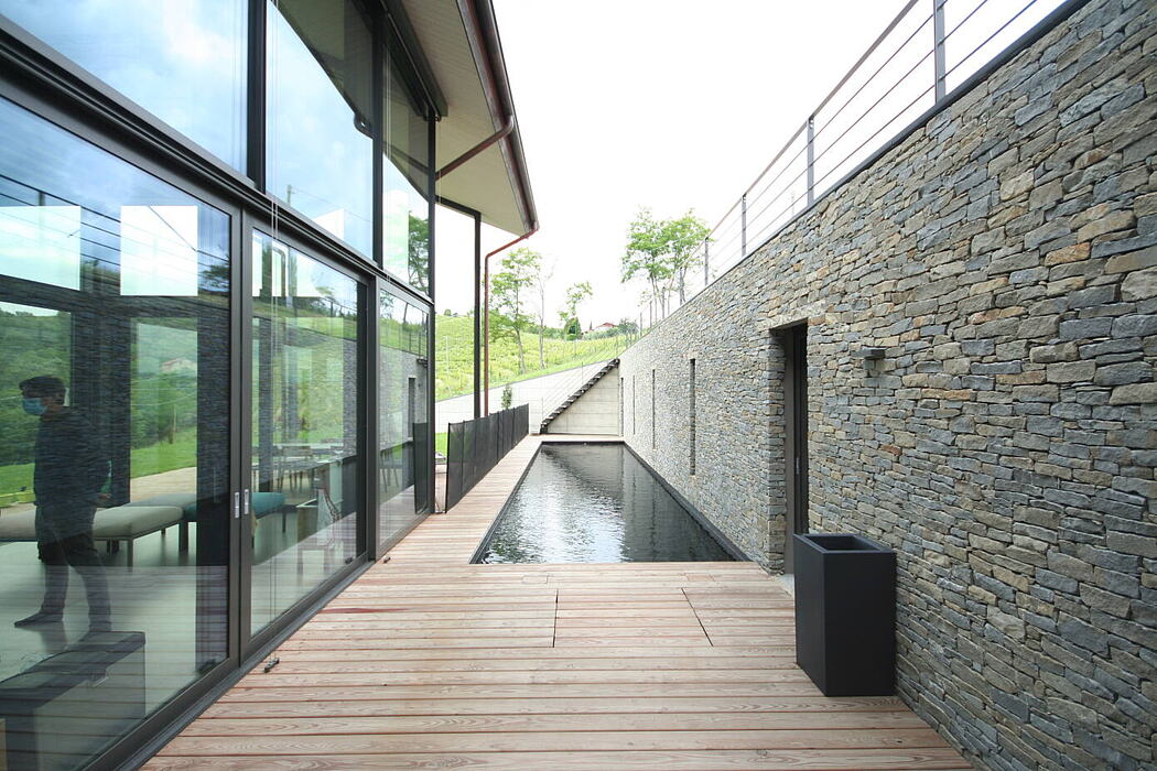 The Hidden-in-plain-sight House by Daniele Baiotto - 7