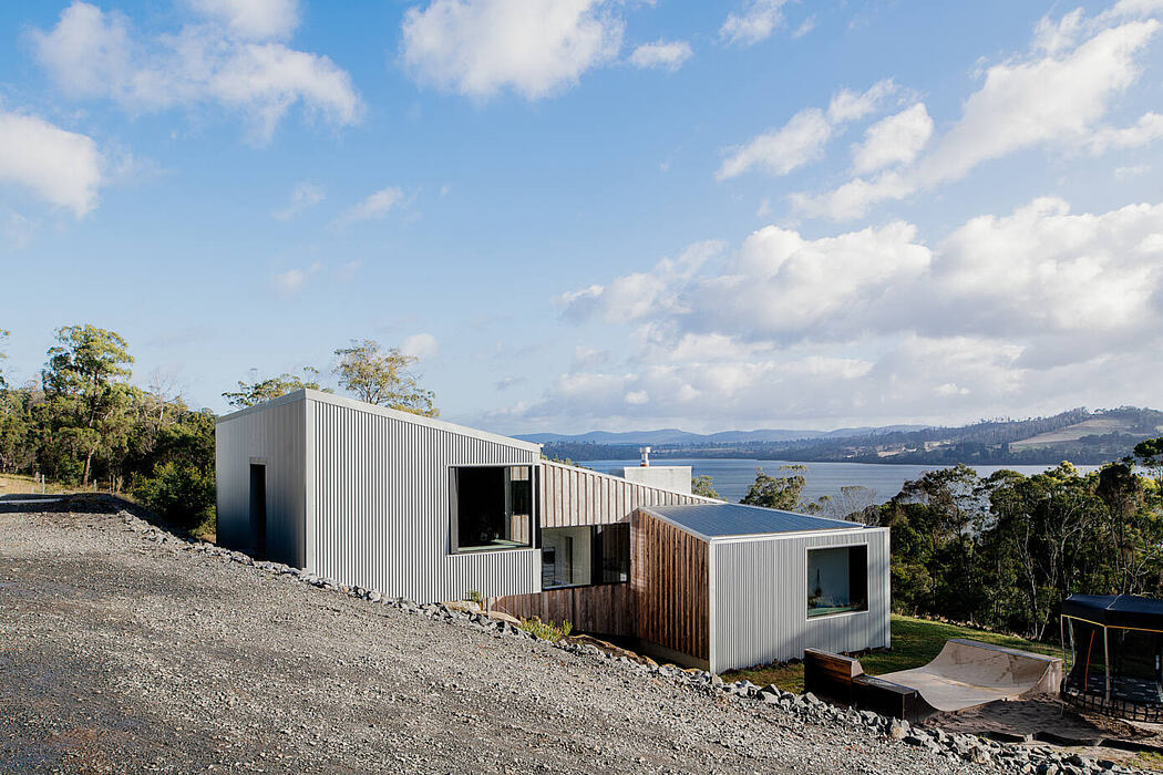 Darkwood Residence by Cumulus Studio - 11