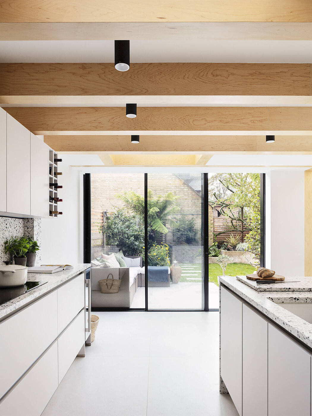 A House for a Gardener by Amos Goldreich Architecture - 4