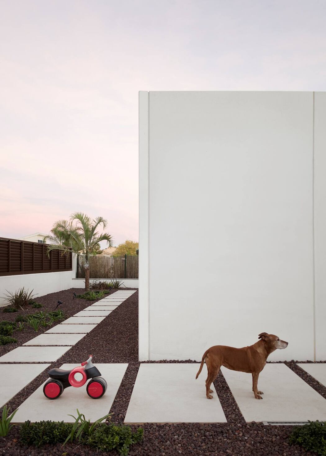 Modular Concrete House by Trazia - 11