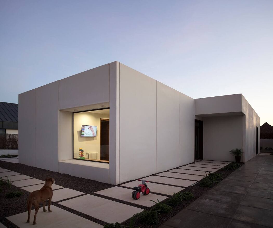 Modular Concrete House by Trazia - 12