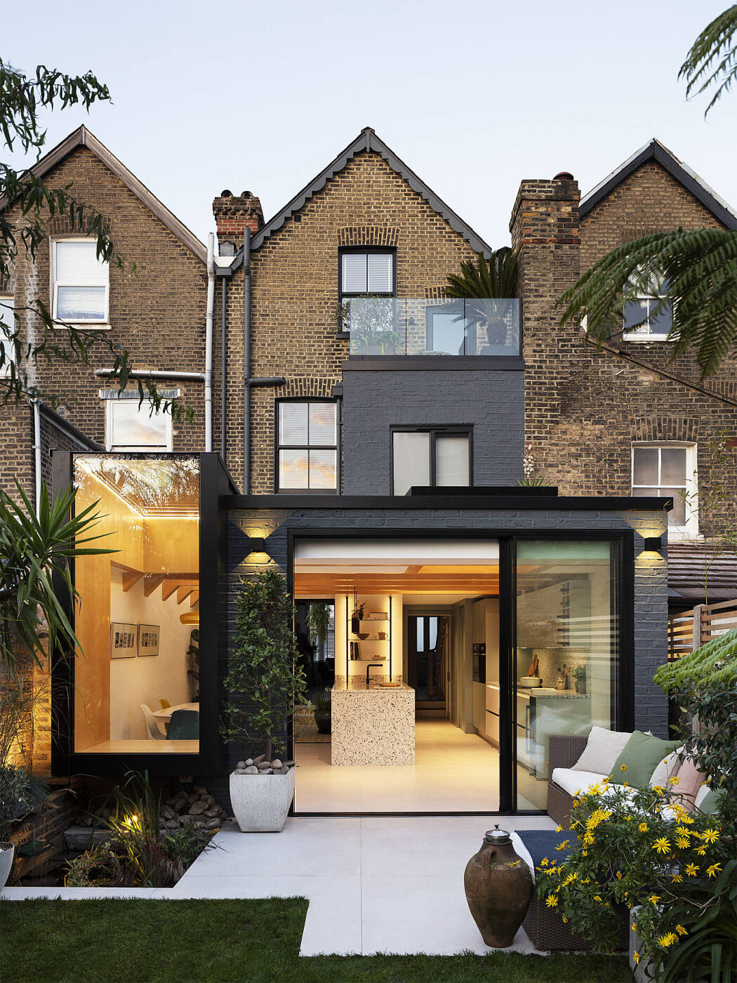 A House for a Gardener by Amos Goldreich Architecture - 11