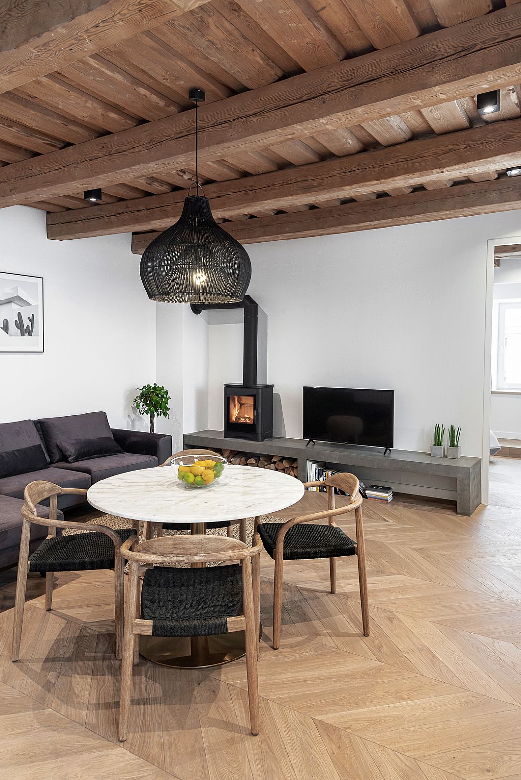 Flat in Teatro Street by Dizaino Virtuve - 2