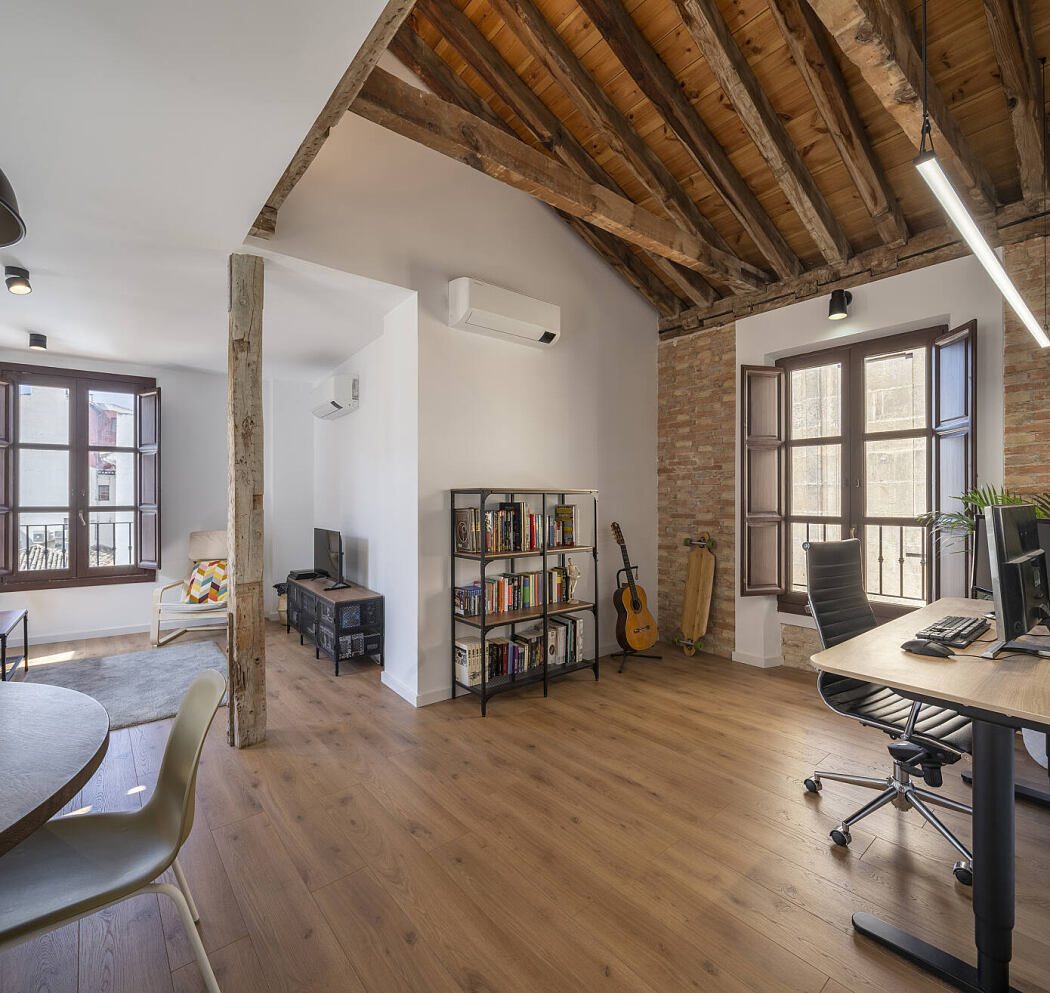 Home Renovation in a Cathedral by CMYK Arquitectos - 2